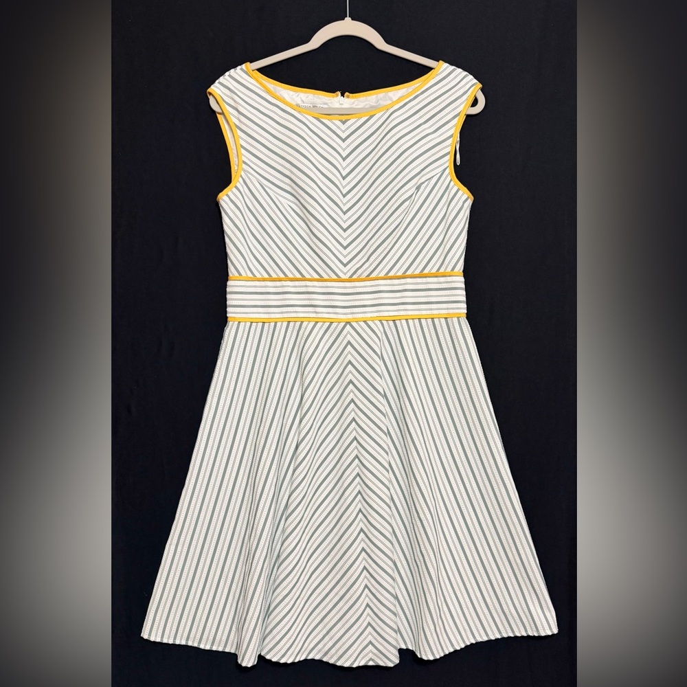 London Style Chevron Midi Dress White and Gray with Yellow Trim Zip up Light